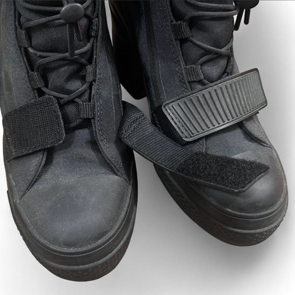Converse Black Lace-Up Platform Ankle Boots with Brown Lug Sole - Picture 4 of 6